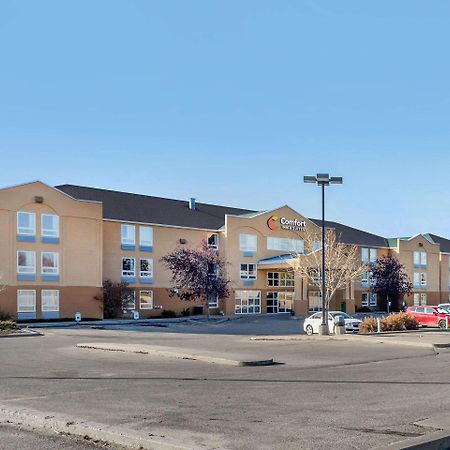 Comfort Inn & Suites Moose Jaw Exterior photo